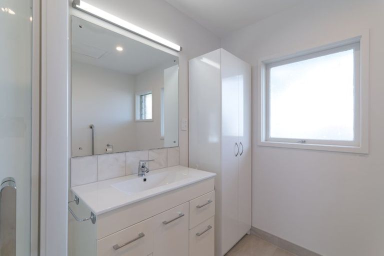 Photo of property in 1/760 Beach Road, Browns Bay, Auckland, 0630