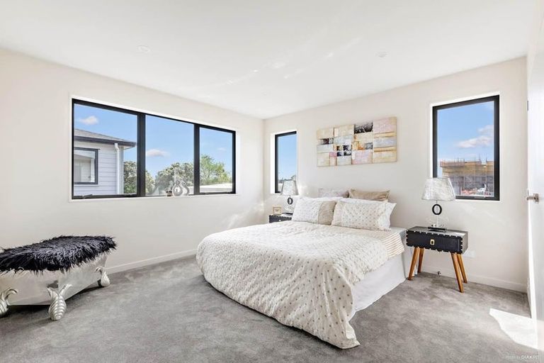 Photo of property in 2 Dorricott Avenue, Hobsonville, Auckland, 0616