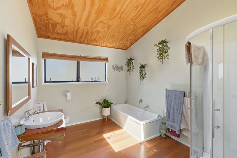 Photo of property in 4037b Far Road North, Pukenui, 0484