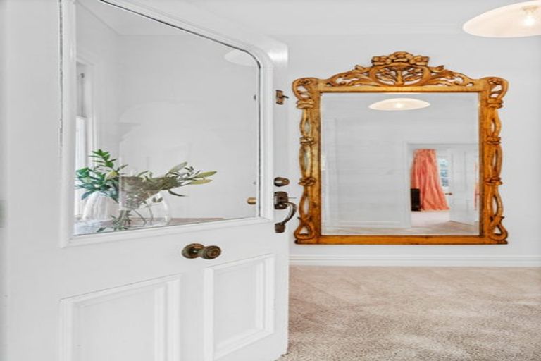 Photo of property in 93 Kuratawhiti Street, Greytown, 5794