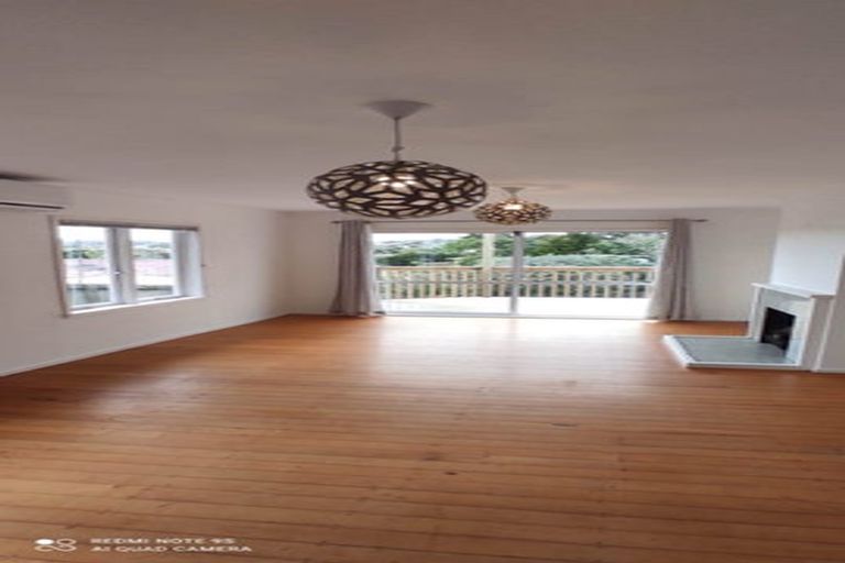 Photo of property in 1/39 Lancaster Road, Beach Haven, Auckland, 0626