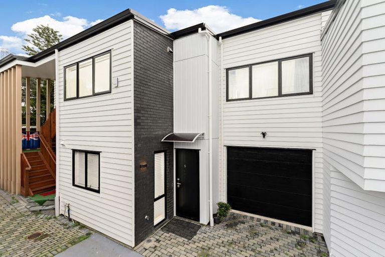 Photo of property in 5/122 Archibald Road, Kelston, Auckland, 0602