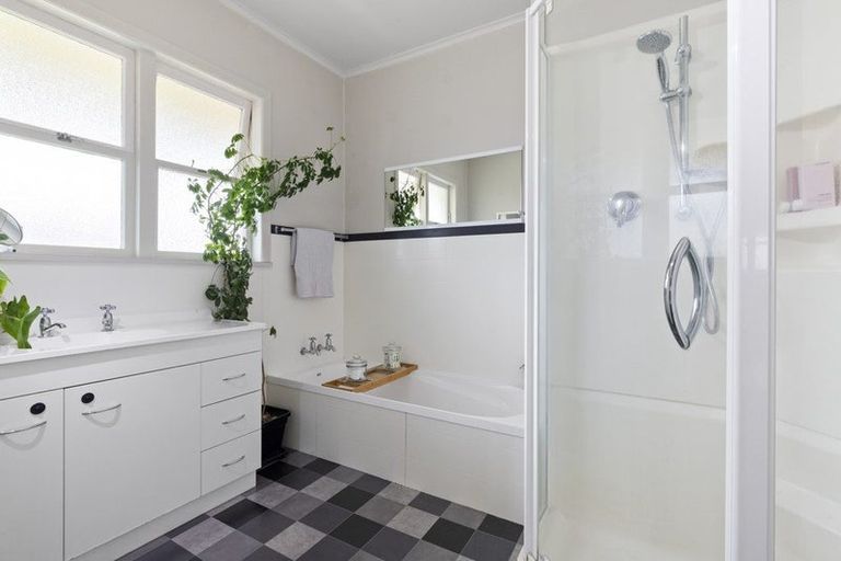 Photo of property in 18 George Arthur Place, Pukekohe, 2120