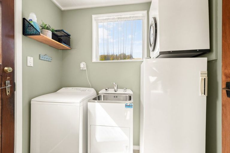 Photo of property in 2a Rennie Street, Green Island, Dunedin, 9018