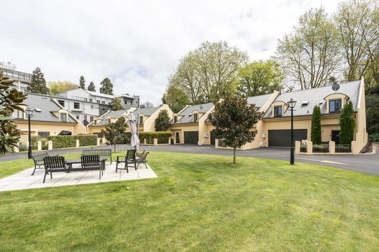 Photo of property in 2/104 Grantham Street, Hamilton Central, Hamilton, 3204