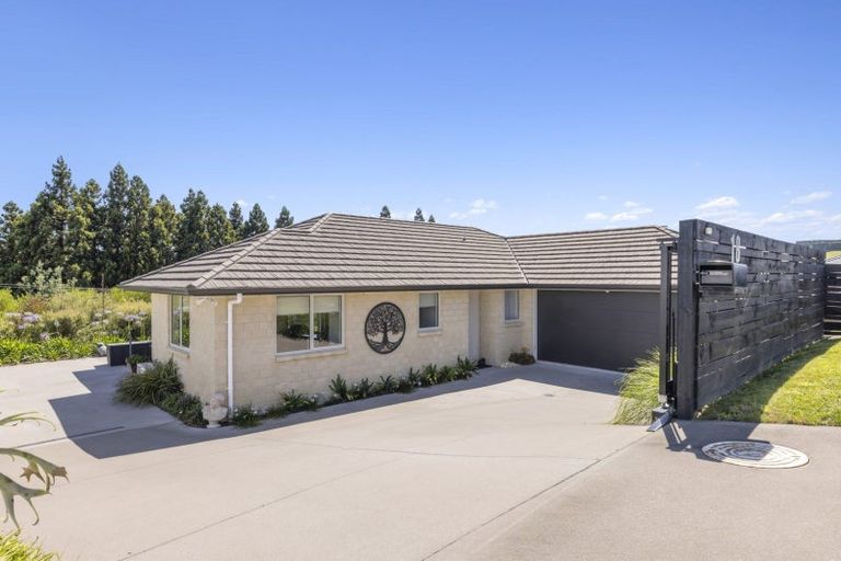 Photo of property in 18 Elena Place, Welcome Bay, Tauranga, 3112