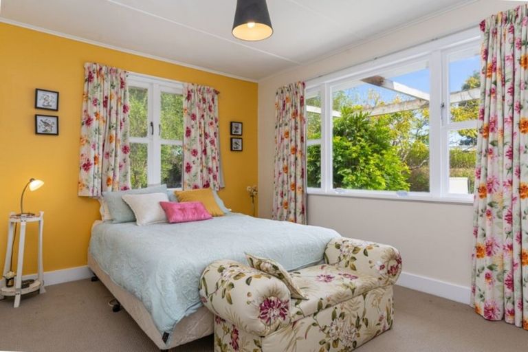 Photo of property in 70 Cologne Street, Martinborough, 5711