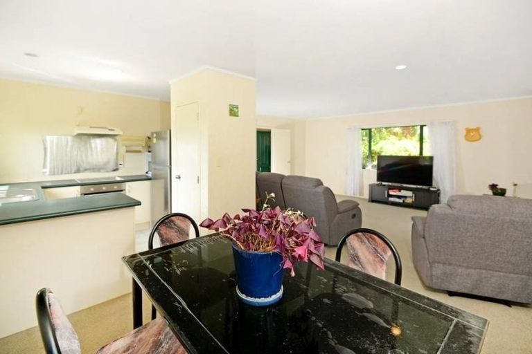 Photo of property in 1/20 Glen Vista Place, Bayview, Auckland, 0629