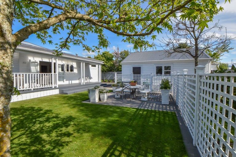 Photo of property in 12 Rhodes Street, Carterton, 5713