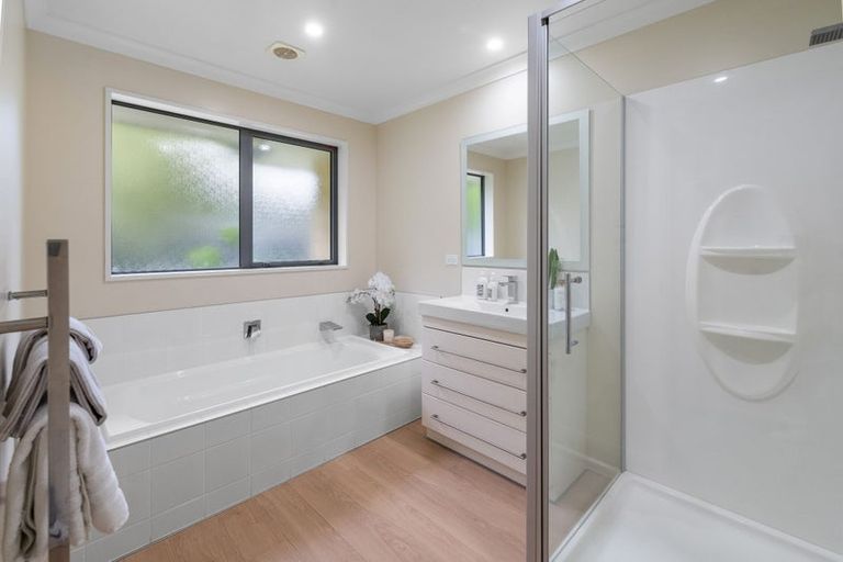 Photo of property in 100 Mcmahon Drive, Aidanfield, Christchurch, 8025