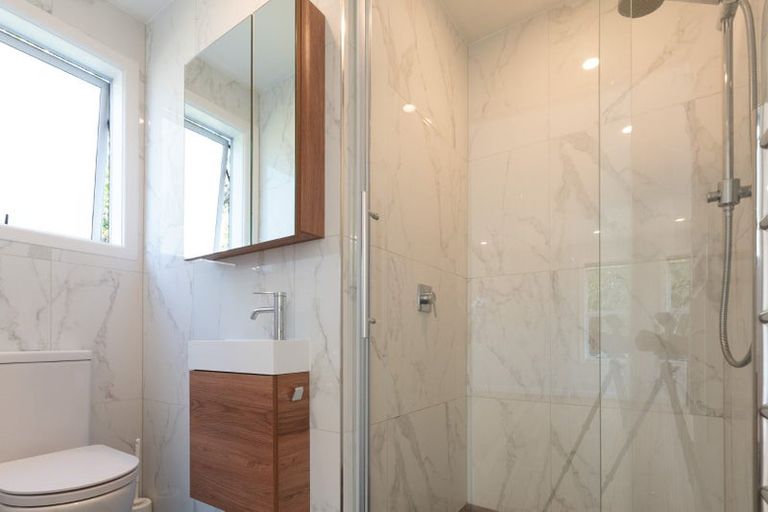 Photo of property in 35 Pleasant Road, Glen Eden, Auckland, 0602