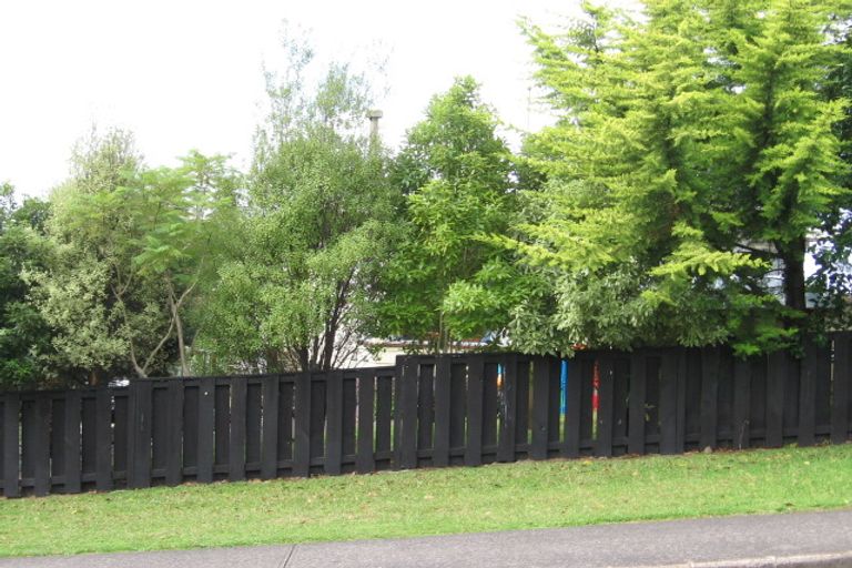 Photo of property in 15 Bellringer Road, Massey, Auckland, 0614