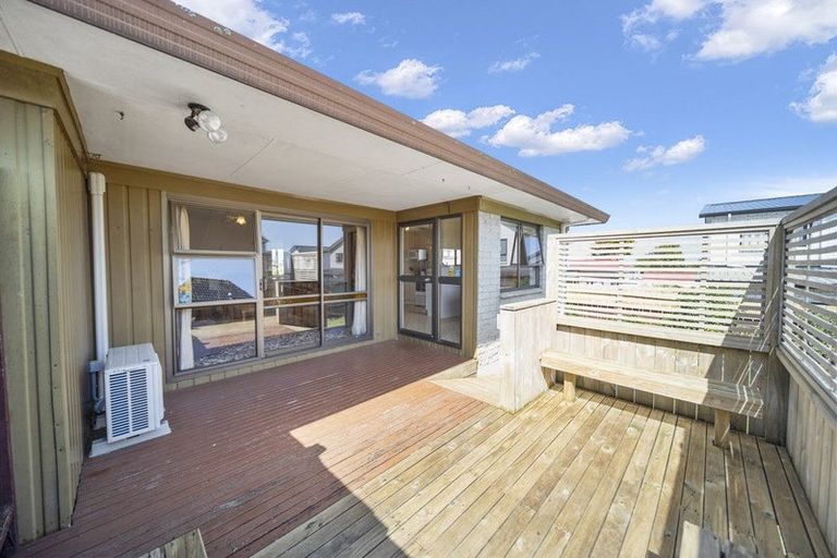 Photo of property in 2/9 Malte Brun Place, Papatoetoe, Auckland, 2025