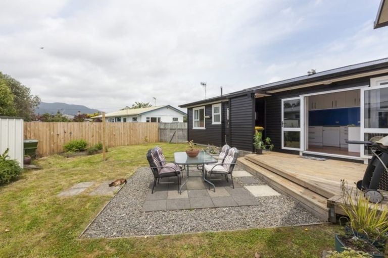 Photo of property in 14 Arawhata Road, Paraparaumu, 5032