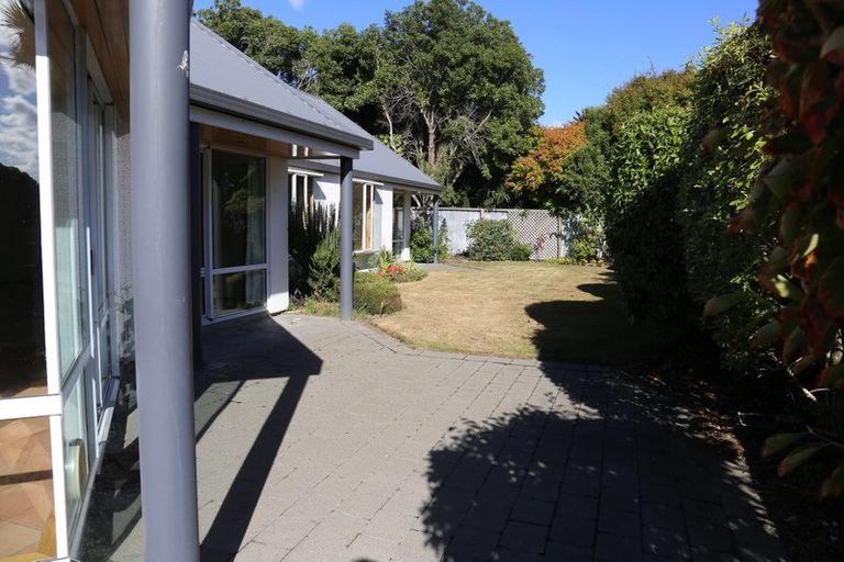 Photo of property in 255 Avonhead Road, Avonhead, Christchurch, 8042