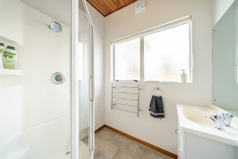 Photo of property in 329a Paekakariki Hill Road, Paekakariki Hill, Porirua, 5381