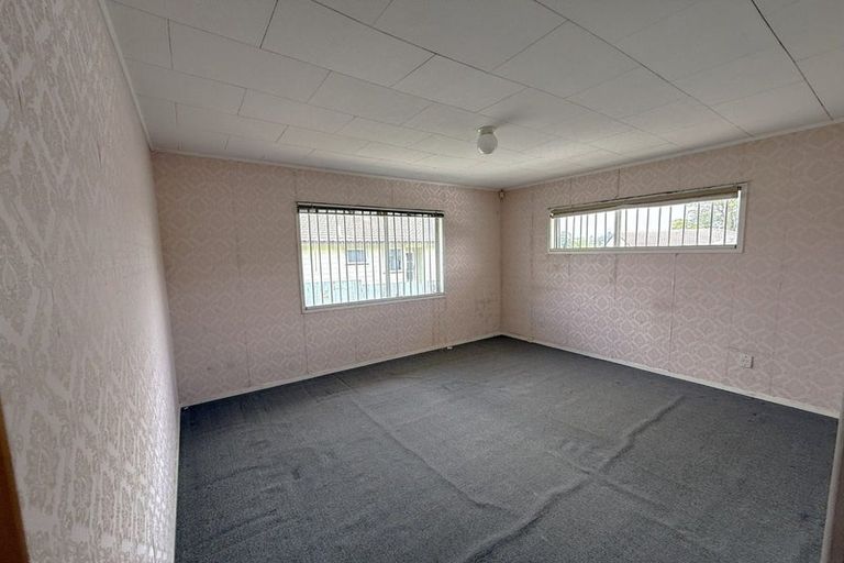 Photo of property in 190 Universal Drive, Henderson, Auckland, 0610