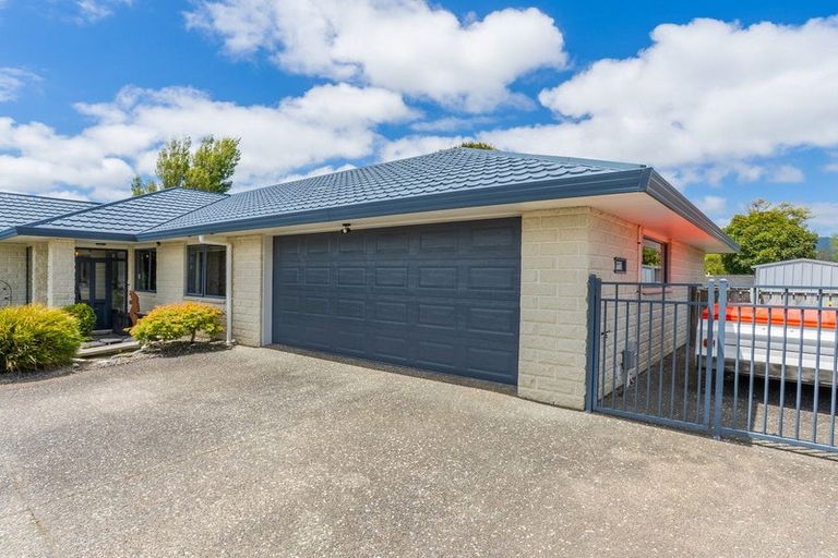 Photo of property in 22 Regent Drive, Paraparaumu Beach, Paraparaumu, 5032