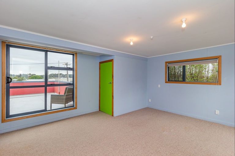 Photo of property in 32 Himatangi Street, Himatangi Beach, Foxton, 4891