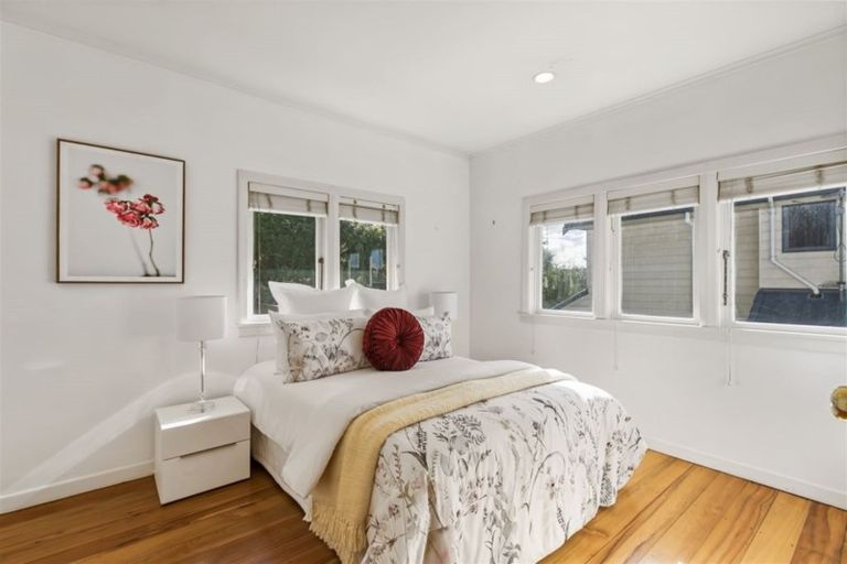 Photo of property in 1/53 Corunna Road, Milford, Auckland, 0620