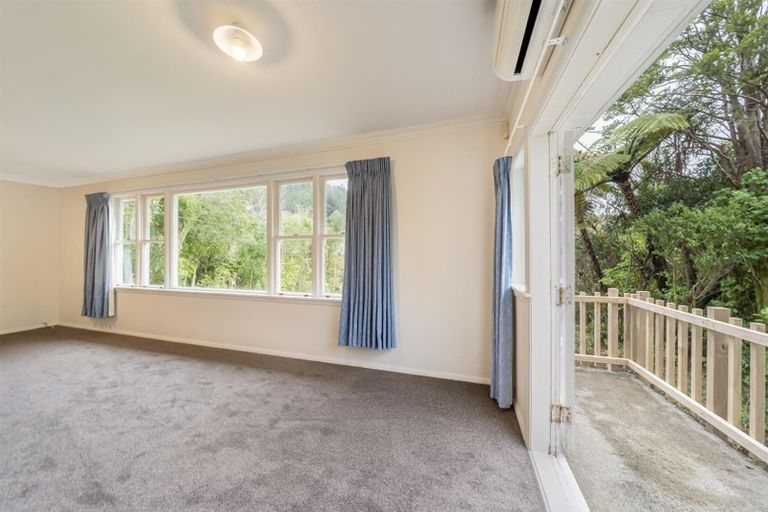 Photo of property in 459 Stokes Valley Road, Stokes Valley, Lower Hutt, 5019