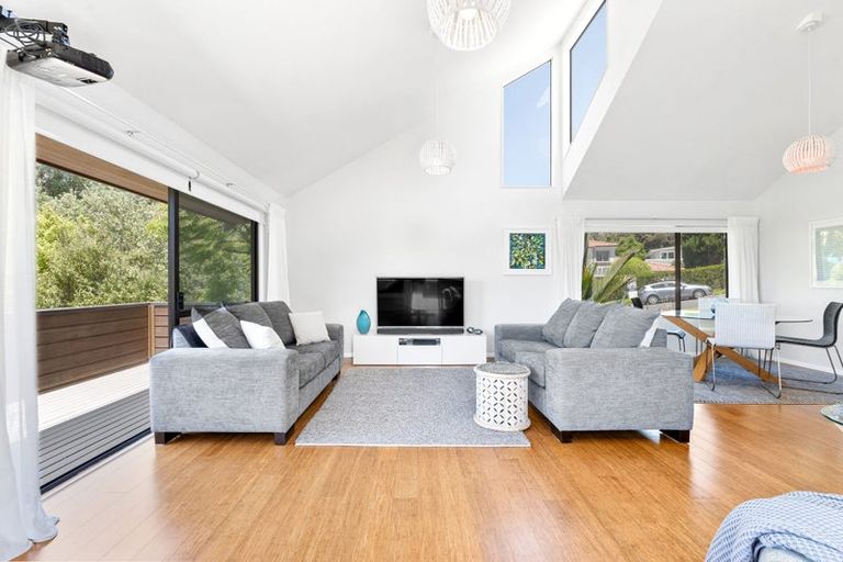 Photo of property in 6 Whale Cove, Stanmore Bay, Whangaparaoa, 0932