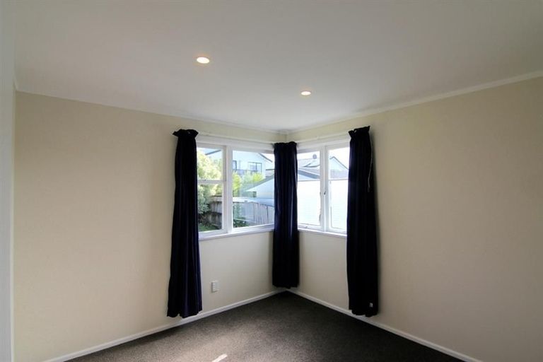 Photo of property in 26 Elizabeth Drive, West Harbour, Auckland, 0618