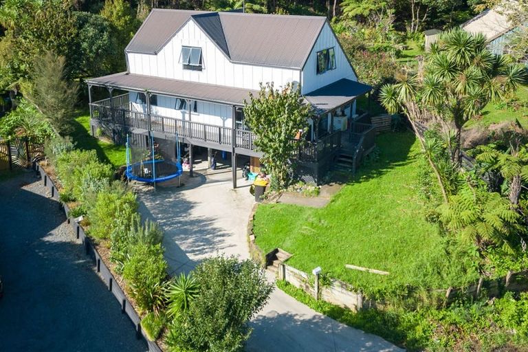 Photo of property in 27 Taurua Place, Coromandel, 3506