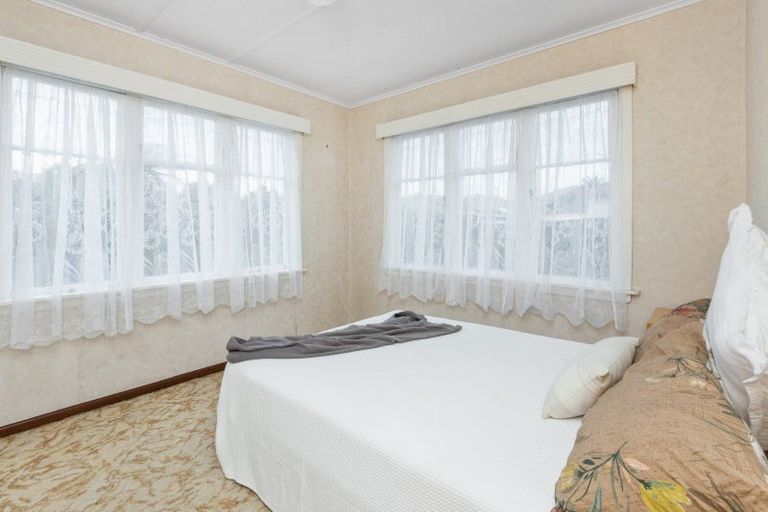 Photo of property in 2/13 Puketapu Road, Taradale, Napier, 4112