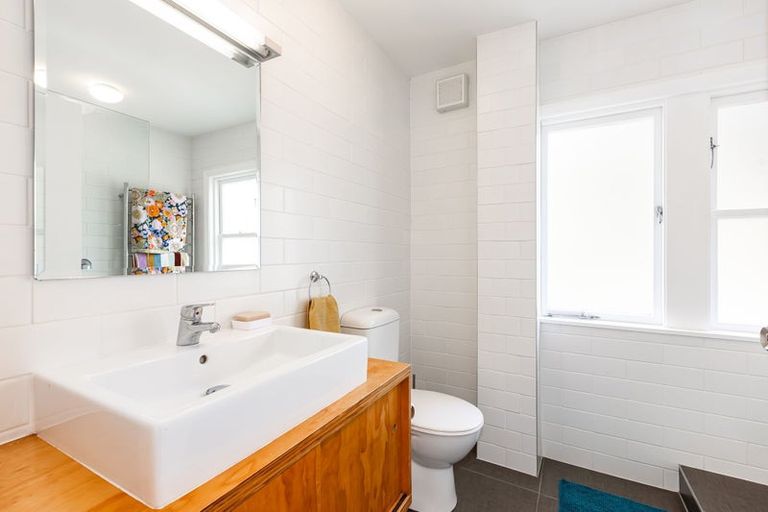 Photo of property in 304 Muritai Road, Eastbourne, Lower Hutt, 5013