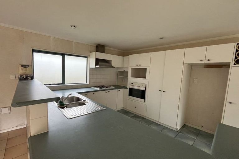 Photo of property in 2/15 Dunn Place, Farm Cove, Auckland, 2010