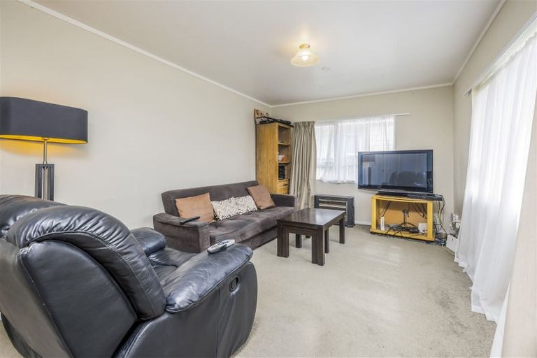 Photo of property in 47 Dungarvon Place, Clendon Park, Auckland, 2103