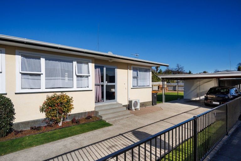 Photo of property in 2/106 Linton Street, West End, Palmerston North, 4410