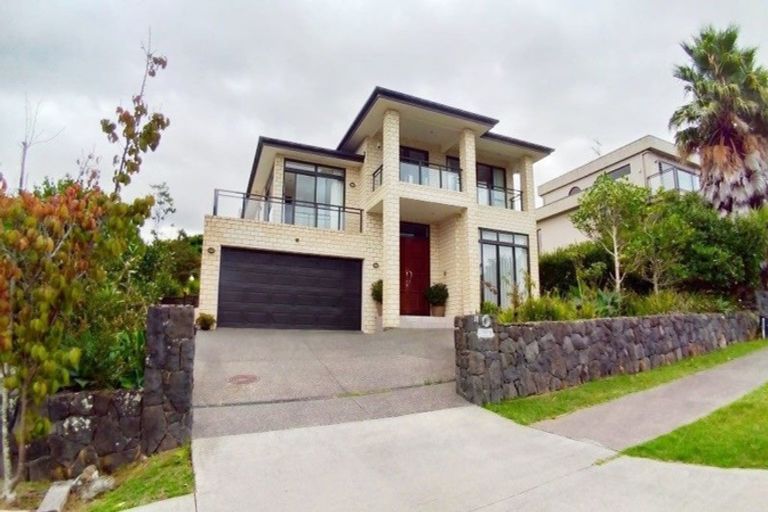 Photo of property in 17 Zara Court, Windsor Park, Auckland, 0632