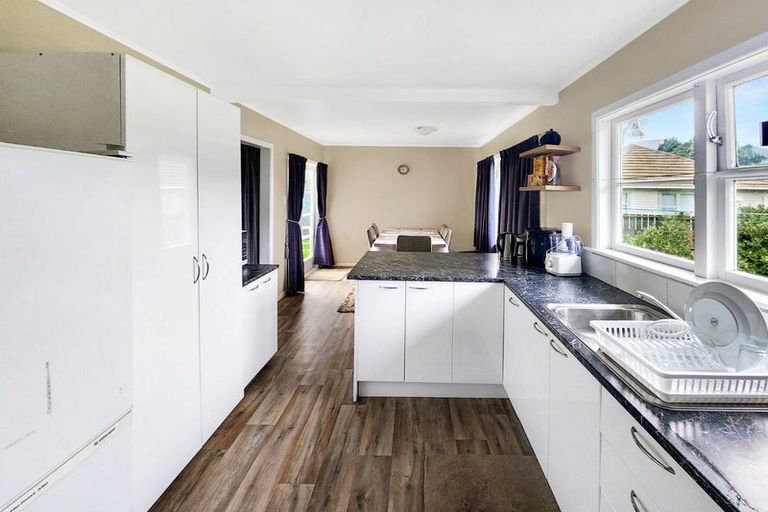 Photo of property in 5 Willow Grove, Wainuiomata, Lower Hutt, 5014