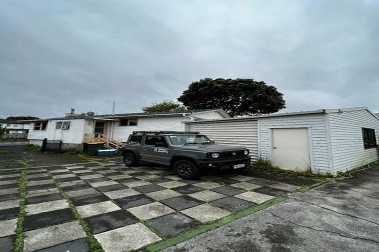 Photo of property in 12 Greville Road, Pinehill, Auckland, 0632