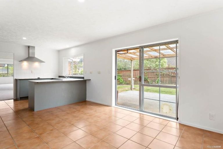 Photo of property in 23 Centorian Drive, Windsor Park, Auckland, 0632
