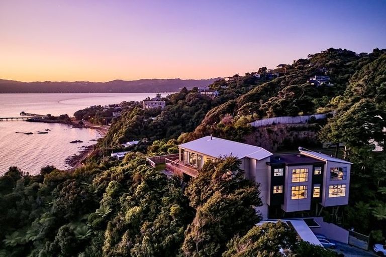 Photo of property in 4 Wilmore Way, Lowry Bay, Lower Hutt, 5013