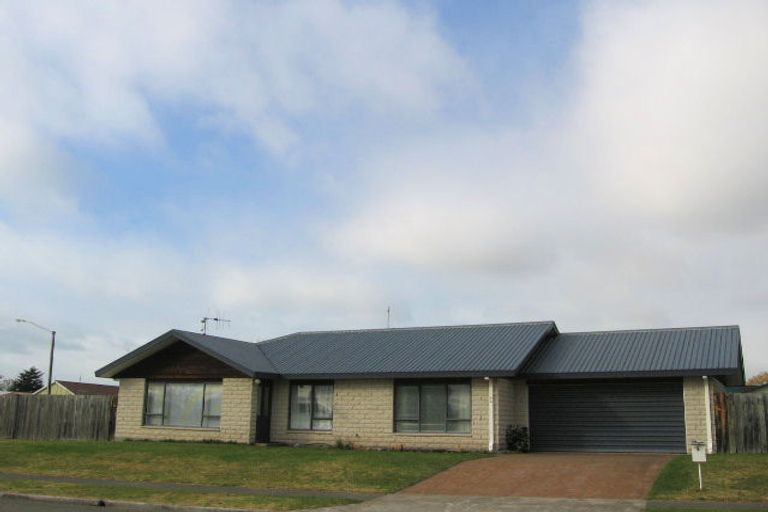Photo of property in 1 Alan Styles Place, Greenmeadows, Napier, 4112