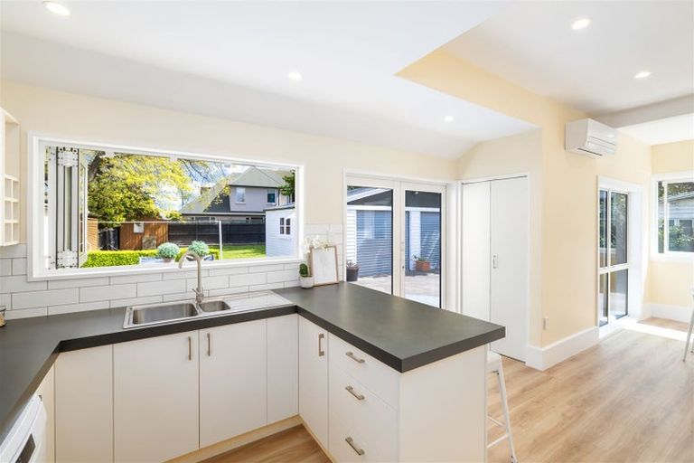 Photo of property in 17 Searells Road, Strowan, Christchurch, 8052