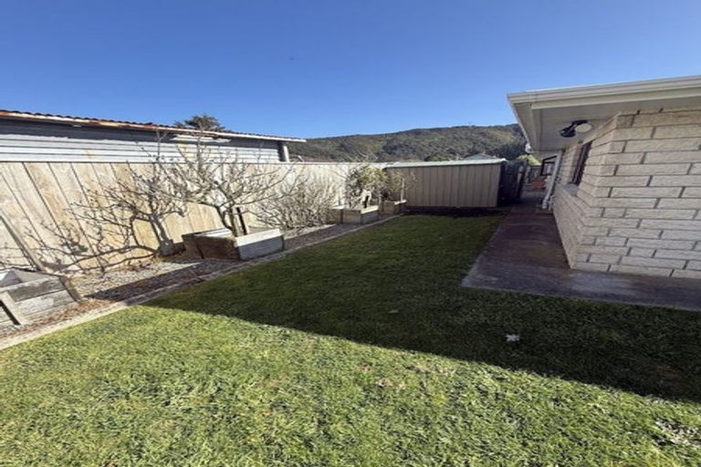 Photo of property in 340 Wellington Road, Wainuiomata, Lower Hutt, 5014