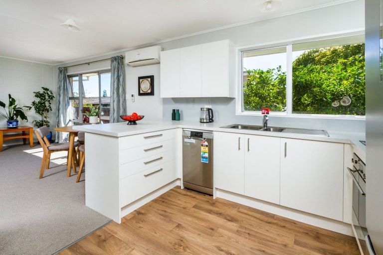 Photo of property in 2/11 Exeter Street, Stoke, Nelson, 7011