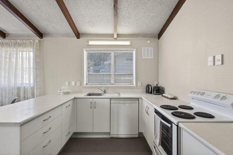 Photo of property in 2/21 Fulford Street, New Plymouth, 4310