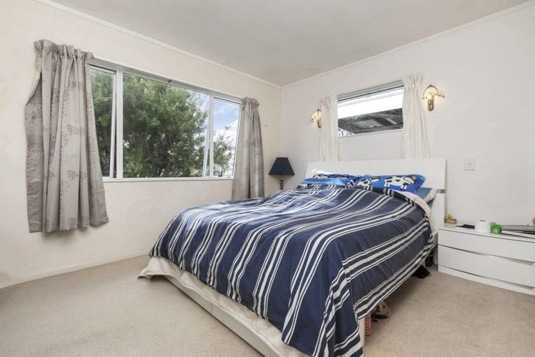 Photo of property in 8a Nutsey Avenue, Northcote, Auckland, 0627