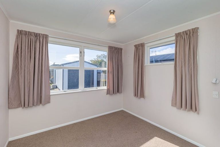 Photo of property in 39 Karaka Crescent, Levin, 5510