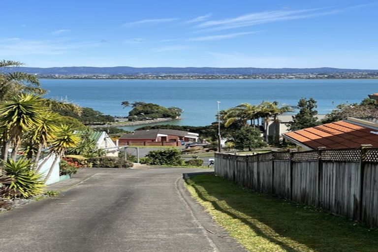 Photo of property in 86 Hadfield Street, Beach Haven, Auckland, 0626