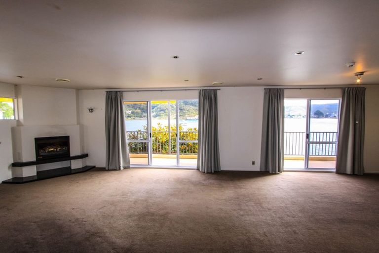 Photo of property in 18a Trevor Terrace, Paremata, Porirua, 5024