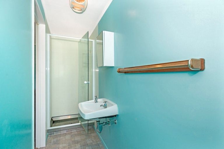 Photo of property in 100 Awapuni Road, Awapuni, Gisborne, 4010