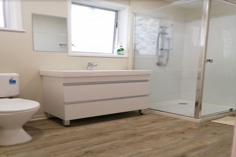 Photo of property in 103 Cascades Road, Pakuranga Heights, Auckland, 2010