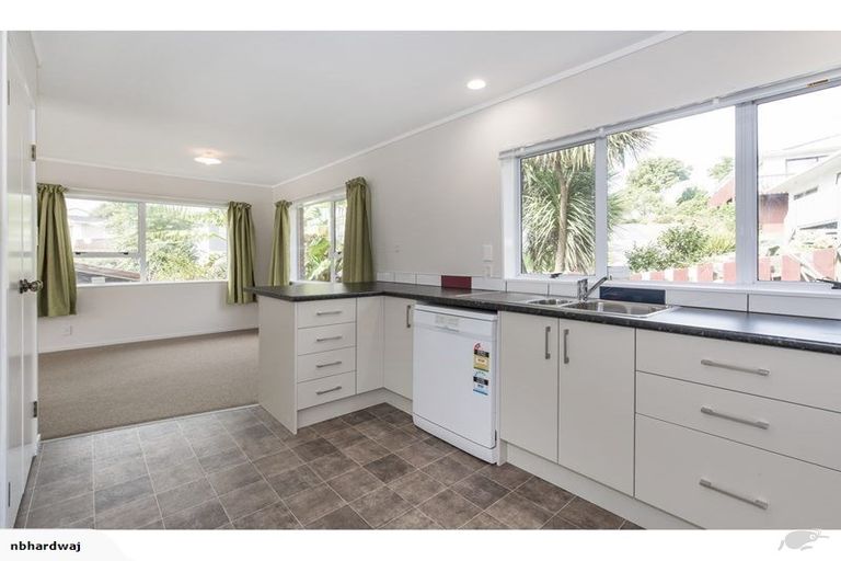Photo of property in 1/5 Petrel Place, Massey, Auckland, 0614